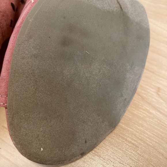 Size 6.5 American Eagle Dusty Rose Laser-cut Clogs - Picture 13 of 15